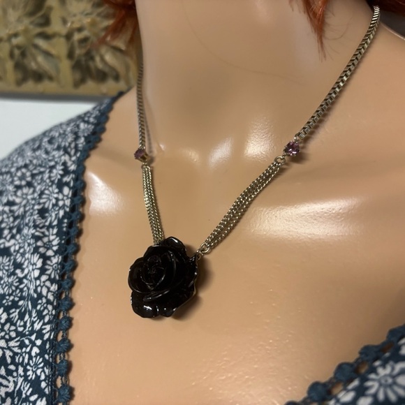 ❤️Betsey Johnson Goth Lucite Rose Necklace - Picture 2 of 6